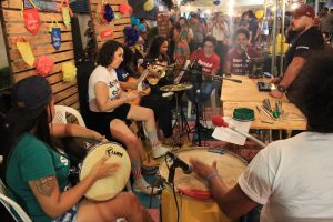 Programação- também- a- noite- com- música- e -apresentações- na- Feira- Cultural- do- CESMAC-(49)