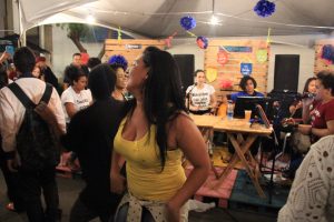 Programação- também- a- noite- com- música- e -apresentações- na- Feira- Cultural- do- CESMAC-(49)