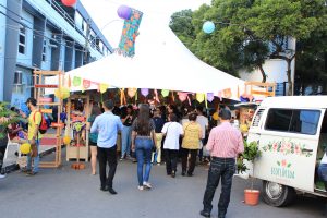 Tarde- de -sexta- na- Feira- Cultural- CESMAC- na- Rua- com- Música- Artesanato- e -muito -mais -(88)