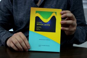Inspiração- na- escrita- faz -aluno- de- Direito- ser- destaque- em -Concurso- Nacional- de- Poesia-CESMAC (01)