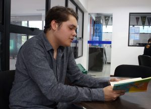 Inspiração- na- escrita- faz -aluno- de- Direito- ser- destaque- em -Concurso- Nacional- de- Poesia-CESMAC (01)