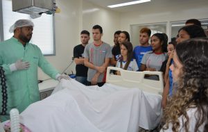 Alunos- da- Escola- SESI- Cambona- conhecem- estrutura- do- CESMAC 360-(48)