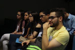 Estado- atual- da- cirurgia- robótica- no- Brasil- é- tema- da- abertura- do -Congresso- Acadêmico- de- Medicina- do -CESMAC-(77)