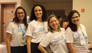 Estado- atual- da- cirurgia- robótica- no- Brasil- é- tema- da- abertura- do -Congresso- Acadêmico- de- Medicina- do -CESMAC-(77)