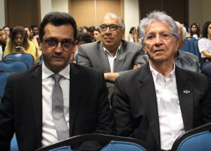 Estado- atual- da- cirurgia- robótica- no- Brasil- é- tema- da- abertura- do -Congresso- Acadêmico- de- Medicina- do -CESMAC-(77)