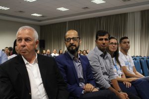Estado- atual- da- cirurgia- robótica- no- Brasil- é- tema- da- abertura- do -Congresso- Acadêmico- de- Medicina- do -CESMAC-(77)