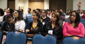 Estado- atual- da- cirurgia- robótica- no- Brasil- é- tema- da- abertura- do -Congresso- Acadêmico- de- Medicina- do -CESMAC-(77)