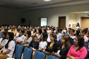 Estado- atual- da- cirurgia- robótica- no- Brasil- é- tema- da- abertura- do -Congresso- Acadêmico- de- Medicina- do -CESMAC-(77)