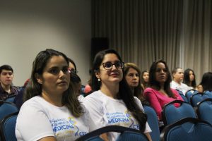 Estado- atual- da- cirurgia- robótica- no- Brasil- é- tema- da- abertura- do -Congresso- Acadêmico- de- Medicina- do -CESMAC-(77)