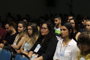 Estado- atual- da- cirurgia- robótica- no- Brasil- é- tema- da- abertura- do -Congresso- Acadêmico- de- Medicina- do -CESMAC-(77)