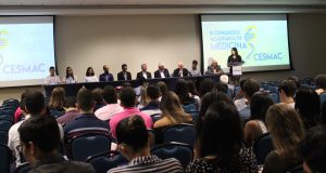 Estado- atual- da- cirurgia- robótica- no- Brasil- é- tema- da- abertura- do -Congresso- Acadêmico- de- Medicina- do -CESMAC-(77)