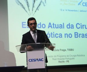 Estado- atual- da- cirurgia- robótica- no- Brasil- é- tema- da- abertura- do -Congresso- Acadêmico- de- Medicina- do -CESMAC-(77)