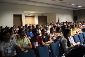 Estado- atual- da- cirurgia- robótica- no- Brasil- é- tema- da- abertura- do -Congresso- Acadêmico- de- Medicina- do -CESMAC-(77)