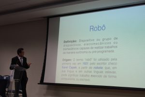 Estado- atual- da- cirurgia- robótica- no- Brasil- é- tema- da- abertura- do -Congresso- Acadêmico- de- Medicina- do -CESMAC-(77)