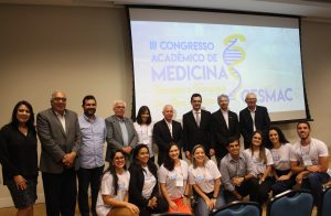 Estado- atual- da- cirurgia- robótica- no- Brasil- é- tema- da- abertura- do -Congresso- Acadêmico- de- Medicina- do -CESMAC-(77)