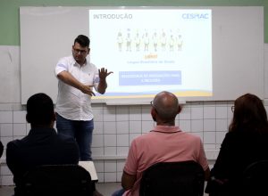 Facilidades- e- dificuldades- para- inclusão- de- um- aluno- surdo- no- ensino- superior- foi- tema- de- pesquisa- no- CESMAC- (7)