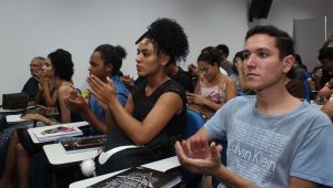 Curso- de- Serviço- Social- e- Extensão- Universitária-CESMAC_ promovem -palestra -sobre- Classes, Raça- e Resistência-(21)