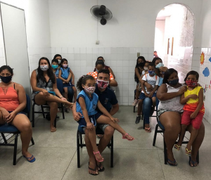 CESMAC- entrega- cestas- básicas- e- brinquedos- para- crianças -do -Projeto- Crescer-(14)