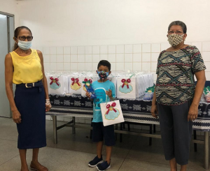 CESMAC- entrega- cestas- básicas- e- brinquedos- para- crianças -do -Projeto- Crescer-(14)