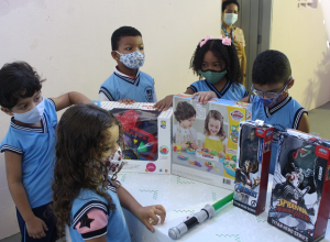 CBIOSS- Cesmac- entrega- doações- recebidas- de- premiação- no- concurso- Coleta- de- Brinquedos- Recicláveis- ao- Projeto- Crescer- (21)