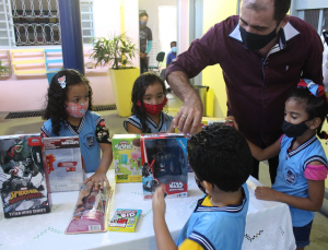 CBIOSS- Cesmac- entrega- doações- recebidas- de- premiação- no- concurso- Coleta- de- Brinquedos- Recicláveis- ao- Projeto- Crescer- (21)