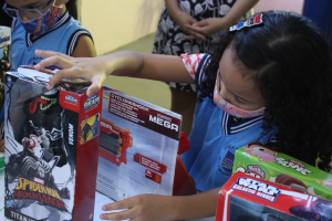 CBIOSS- Cesmac- entrega- doações- recebidas- de- premiação- no- concurso- Coleta- de- Brinquedos- Recicláveis- ao- Projeto- Crescer- (21)