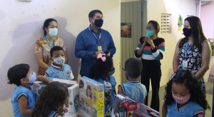 CBIOSS- Cesmac- entrega- doações- recebidas- de- premiação- no- concurso- Coleta- de- Brinquedos- Recicláveis- ao- Projeto- Crescer- (21)