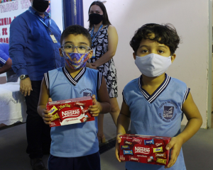 CBIOSS- Cesmac- entrega- doações- recebidas- de- premiação- no- concurso- Coleta- de- Brinquedos- Recicláveis- ao- Projeto- Crescer- (21)