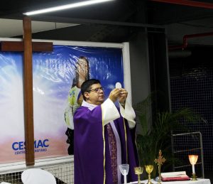 Celebração- de- Missa- marca- início- das -atividades- dos- 25- anos- do- curso -de -Engenharia -Civil- do- Cesmac- (26)
