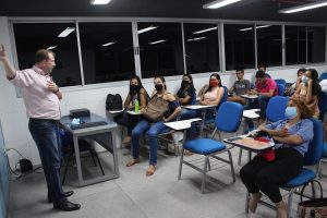 CAPA_Egressos -participam- de- Bate-Papo- nas -comemorações- dos- 25- anos- do -curso -de- Engenharia- Civil-(7)