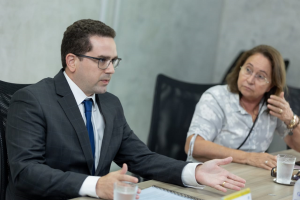 Proposta- de -Cirurgião- egresso- MPPS- e- docente- Medicina- Cesmac- é -aprovada- para- implementar- cirurgia- robótica- no- SUS- (15)