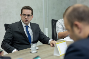 Proposta- de -Cirurgião- egresso- MPPS- e- docente- Medicina- Cesmac- é -aprovada- para- implementar- cirurgia- robótica- no- SUS- (15)