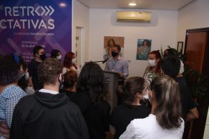CAPA_Vernissage- da- Exposição- RetroExpectativas- recebe -artistas, convidados -e- acadêmicos- na- Galeria- Cesmac- de- Arte- Fernando- Lopes-(64)