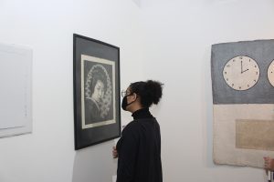 CAPA_Vernissage- da- Exposição- RetroExpectativas- recebe -artistas, convidados -e- acadêmicos- na- Galeria- Cesmac- de- Arte- Fernando- Lopes-(64)