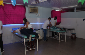 Fisioterapia -Cesmac- entra- no- clima- de- São- João- com- quadrilha -dos- exercícios- e- alongamentos- (01_ (29)
