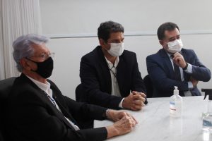 CAPA_Cesmac- e -OAB- AL- tratam- sobre -importantes- parcerias- em -reunião- na- Reitoria- da- IES- (13)
