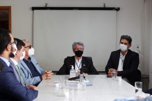 CAPA_Cesmac- e -OAB- AL- tratam- sobre -importantes- parcerias- em -reunião- na- Reitoria- da- IES- (13)