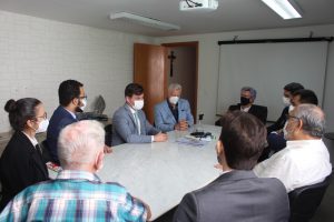 CAPA_Cesmac- e -OAB- AL- tratam- sobre -importantes- parcerias- em -reunião- na- Reitoria- da- IES- (13)