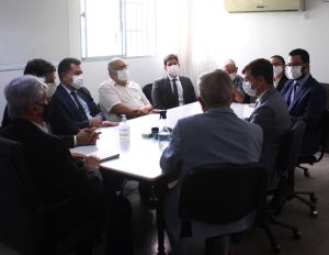 CAPA_Cesmac- e -OAB- AL- tratam- sobre -importantes- parcerias- em -reunião- na- Reitoria- da- IES- (13)