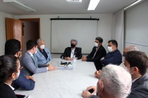 CAPA_Cesmac- e -OAB- AL- tratam- sobre -importantes- parcerias- em -reunião- na- Reitoria- da- IES- (13)