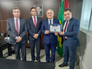 Cesmac recebe Certificado de 