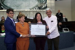 Cesmac- recebe- homenagem- da- ALE- com- Comenda- de- Mérito- Legislativo- Tavares- Bastos- (2)