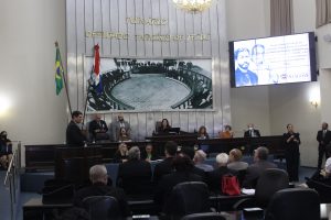Cesmac- recebe- homenagem- da- ALE- com- Comenda- de- Mérito- Legislativo- Tavares- Bastos- (2)