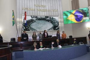 Cesmac- recebe- homenagem- da- ALE- com- Comenda- de- Mérito- Legislativo- Tavares- Bastos- (2)