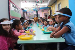 Projeto- Crescer -celebra- Dia -das- Crianças- com -muita- alegria, -guloseimas- e -diversão- (21)
