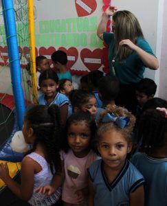 Projeto- Crescer -celebra- Dia -das- Crianças- com -muita- alegria, -guloseimas- e -diversão- (21)