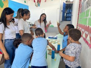 Projeto- Crescer -celebra- Dia -das- Crianças- com -muita- alegria, -guloseimas- e -diversão- (21)