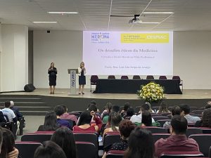 Congresso- de-Medicina -Cesmac- discute- Ciência-Cuidado- e -Ética-(46)