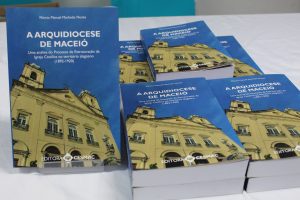 Lançamento- de- livros-marca -início -da- Semana- de -Extensão- 2022-(01)...