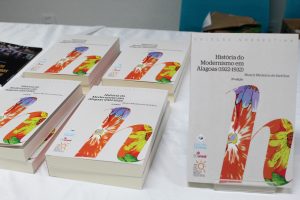 Lançamento- de- livros-marca -início -da- Semana- de -Extensão- 2022-(01)...